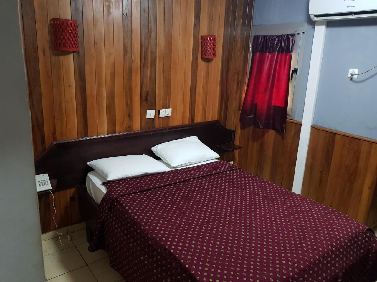 Saffana Hotel Дуала Экстерьер фото